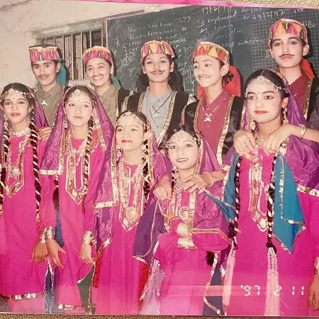 daisy shah during school days