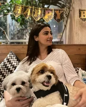 daisy shah with her pet dogs