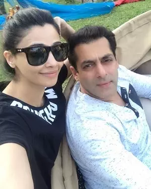 daisy shah with salman khan