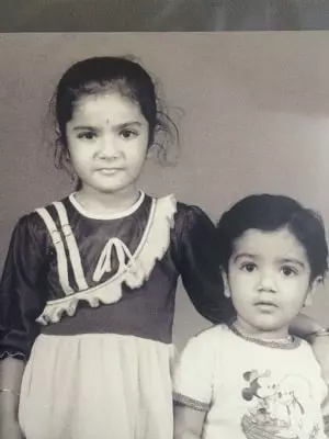 childhood picture of gagan dev riar with sister sonika
