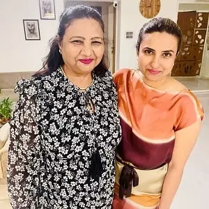 deepali shah with mother pallavi shah