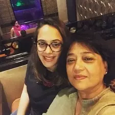 hazel keech with mother viv keech