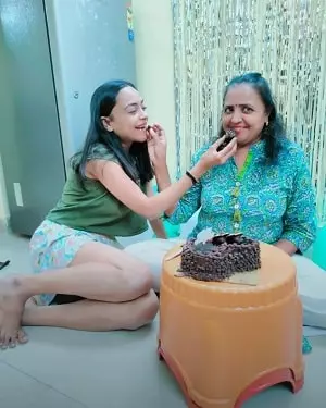 nehal vadoliya with mother anitha vadoliya
