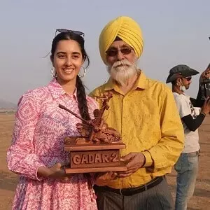simrat kaur with her father