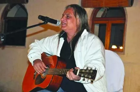 aditi saigal's father rock musician amit saigal