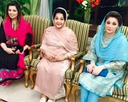 asma nawaz sharif with mother and sister