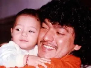 childhood picture of avitesh shrivastava with father aadesh shrivastava