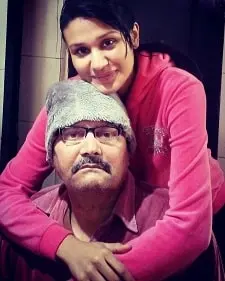 karishma singh with her father