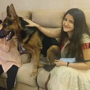 paanie kashyap with her pet dog