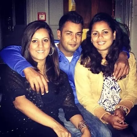 stuart binny with sisters lisa and laura