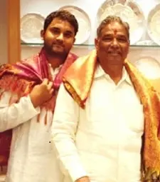 arun srikanth mashettey with his father
