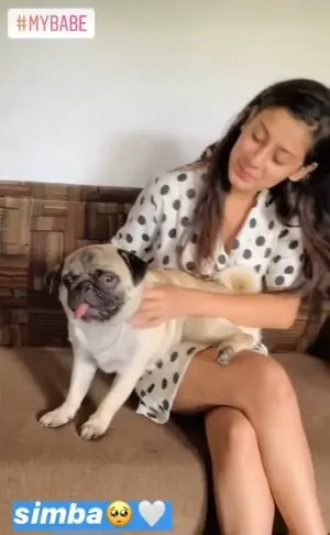 isha malviya with her pet dog