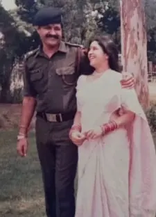 kamini chopra handa with brother ashok chopra