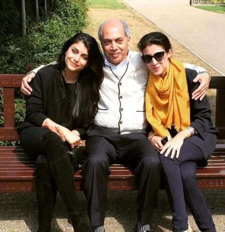 saifur rehman with daughters ayesha and sarah