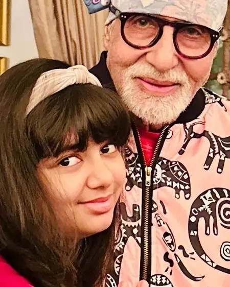 aaradhya bachchan with grandfather amitabh bachchan