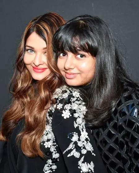 aaradhya bachchan with mother aishwarya rai