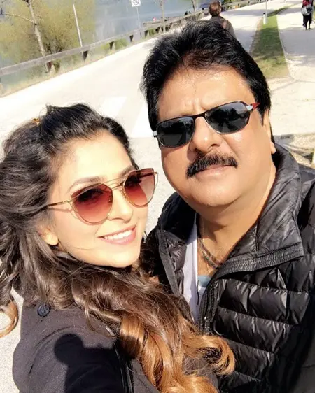 malvika raaj with father bobby raaj khurana