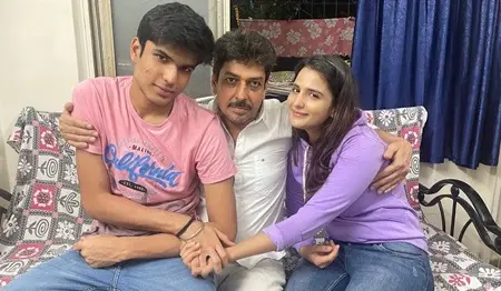 riya kishanchandani with her father and brother