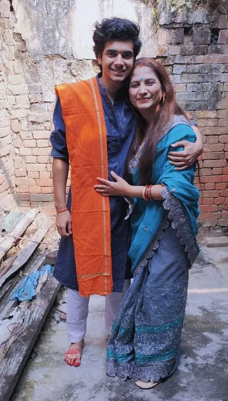 shine pandey with his mother