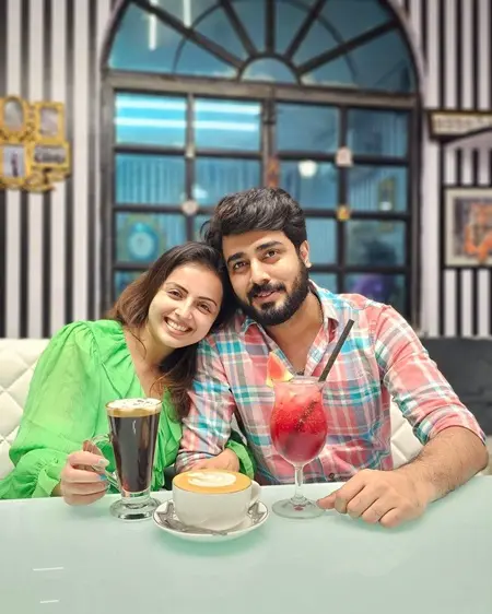 shrenu parikh with husband akshay mhatre