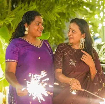 suma kanakala with daughter manaswini kanakala