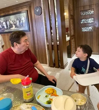 taimur ali khan with grandfather randhir kapoor