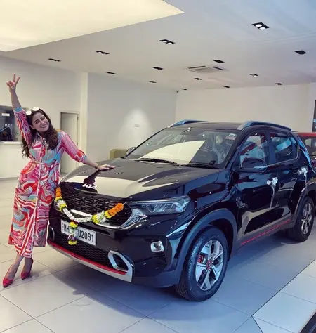 aishwarya sharma with her new car