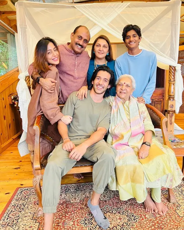 family picture of sanskruti patel
