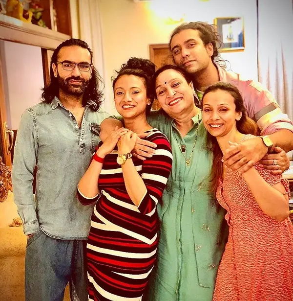 jubin nautiyal with his family