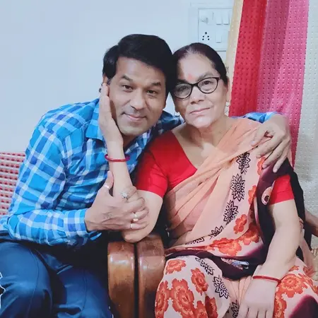 pannu gusain with mother kamla devi