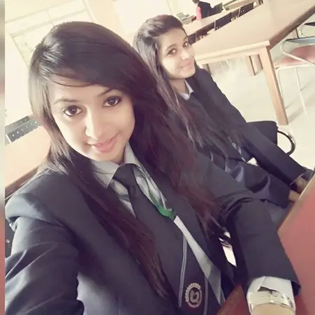 sakshi pant in her college days