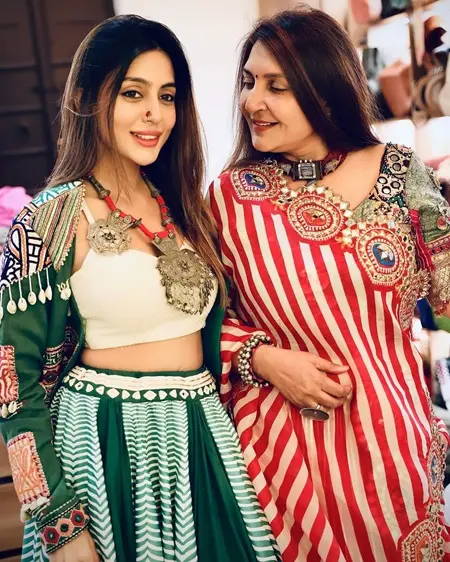 sanskruti patel with mother anar patel