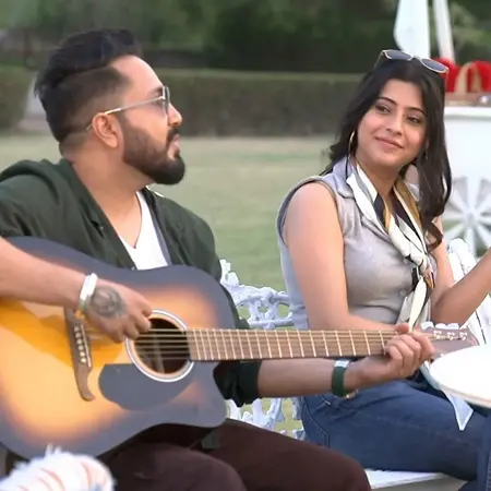 Sonal Khilwani with Mika Singh in Swayamvar - Mika Di Vohti