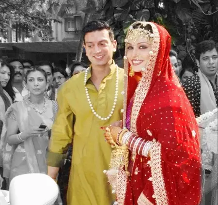 wedding picture of isha koppikar and timmy narang