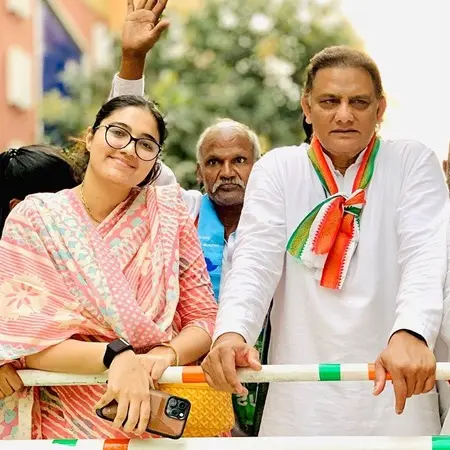 anam mirza with father-in-law mohammed azharuddin