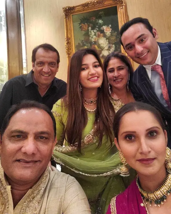 anam mirza with her family