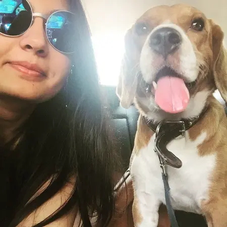 devanshi popat with her pet dog