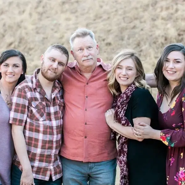 holly kenney with her father and siblings