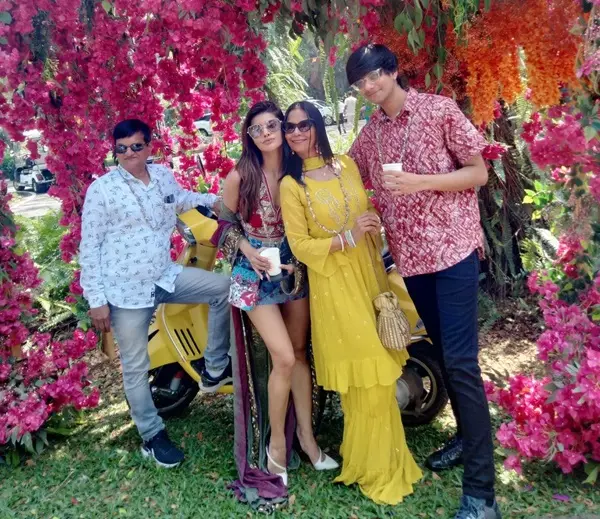 richa ravi sinha with her family