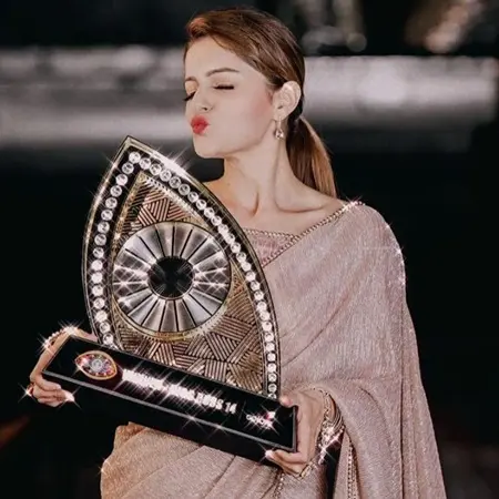 rubina dilaik with bigg boss 14 trophy