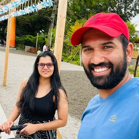 sabaorish ravichandran with wife aishwarya