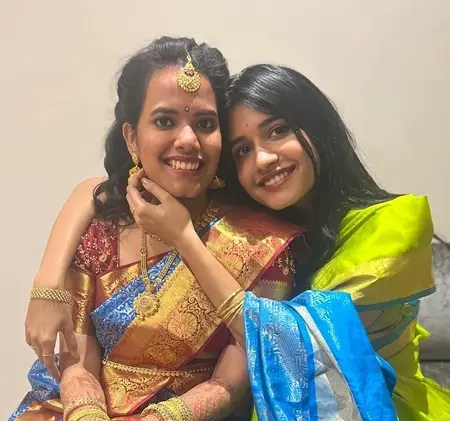 samyuktha viswanathan with sister neha nathan