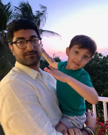 vaibhav vohra with son darien vohra