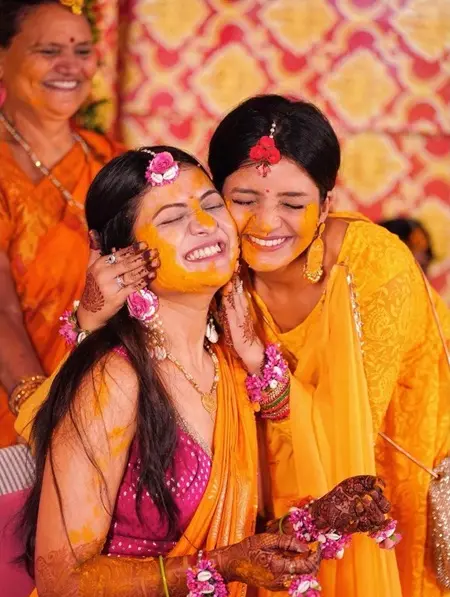 vani nayak with sister sadgi nayak