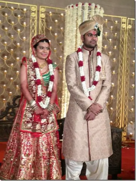 wedding picture of devanshi popat and rp singh
