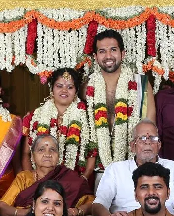 wedding picture of sabaorish ravichandran