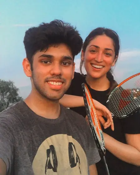 yami gautam with brother ojas gautam