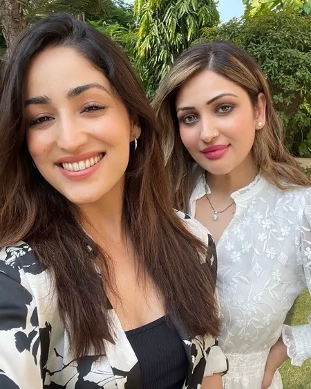 yami gautam with sister surilie gautam