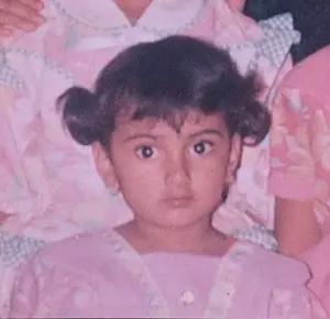 childhood picture of shraddha srinath