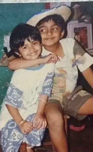 childhood picture of sushruthi krishna with her brother
